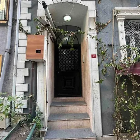 Amuer 8 * Istanbul